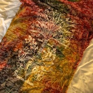 Cute himalayan top from Cape Cod.